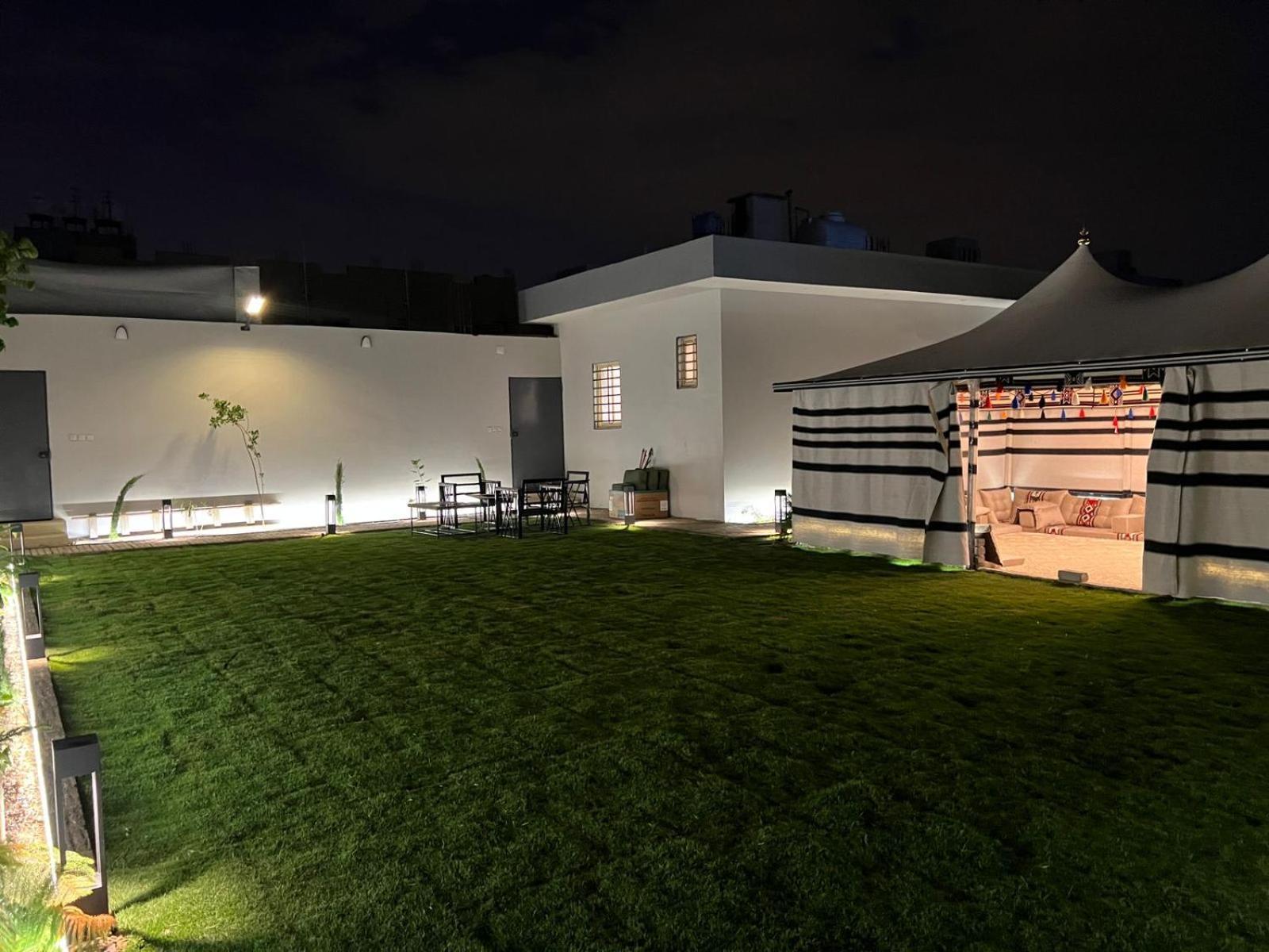 Garden Land Aparthotel คามิสมูชาอิท ภายนอก รูปภาพ
